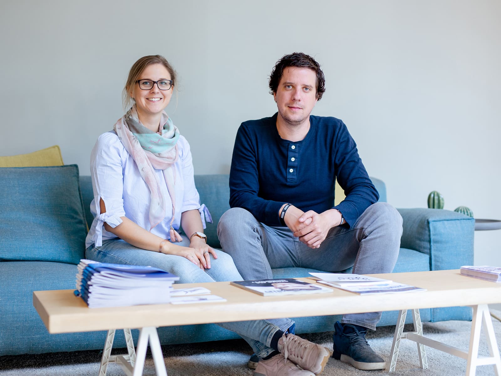 Porträt der beiden wertvoll Geschäftsführer*innen Irina und Sven von Osten